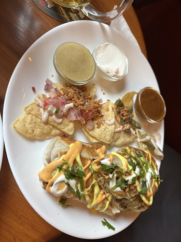 Opinii despre Restaurante Mexicano Fosil în Staré Město - Gastronomie a pohostinství