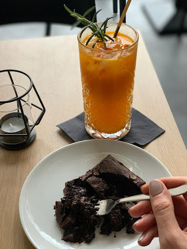 Comentarii opinii despre Chicago Cafe & Bakery