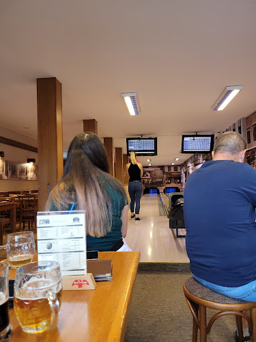 Pizzerie-bowling Hluk