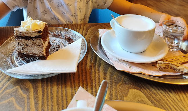 Opinii despre Lu Cafe în Frýdek-Místek - Gastronomie a pohostinství