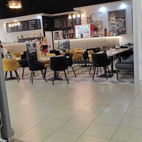 Opinii despre Papa Café în Karlovy Vary - Gastronomie a pohostinství