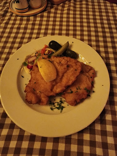 Opinii despre Restaurace Staromáček în Staré Město - Gastronomie a pohostinství