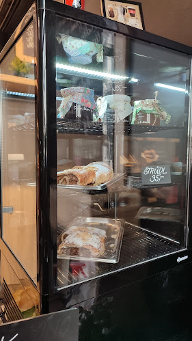 Opinii despre Kafe a houska în Praha - Gastronomie a pohostinství