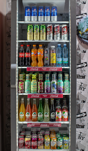 Opinii despre Hot dog & burger bistro în Hradec Králové - Gastronomie a pohostinství