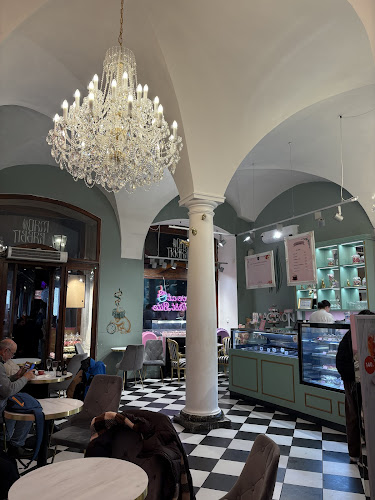 Comentarii opinii despre Mad Rabbit