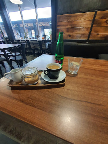 Comentarii opinii despre Sector B