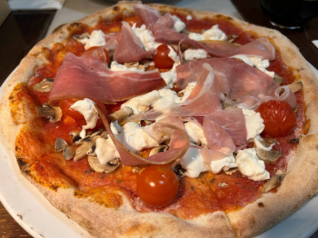 Pizza Coloseum - Zlatý Anděl - Gastronomie a pohostinství