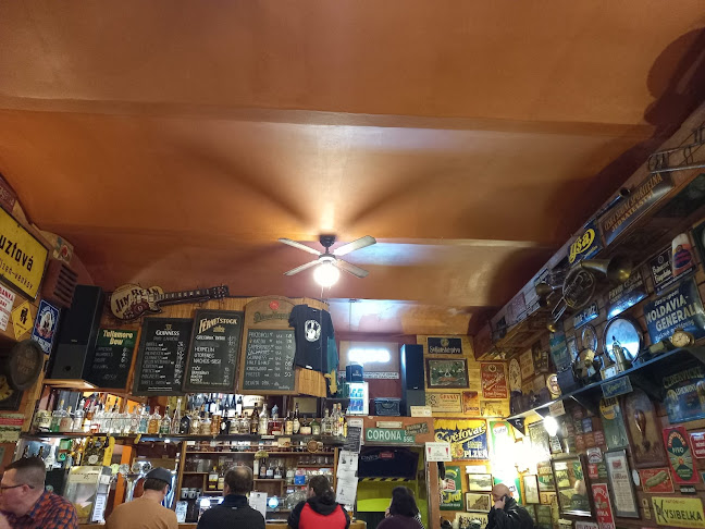 Zach's Pub - Gastronomie a pohostinství