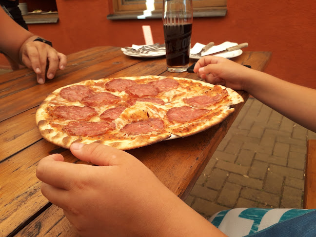 Restaurace & pizzerie Na Koupališti - Gastronomie a pohostinství