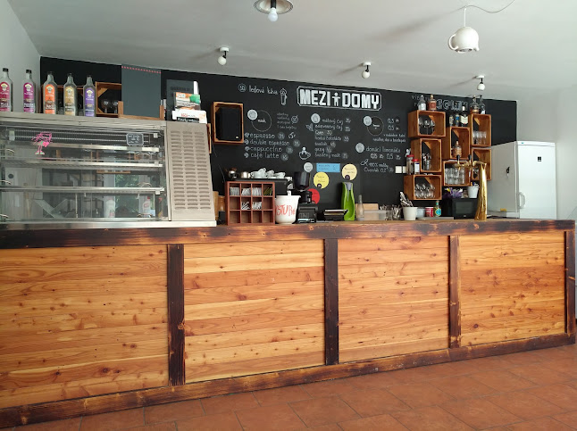 Opinii despre Komunitní centrum a kavárna MEZI DOMY în Praha - Gastronomie a pohostinství