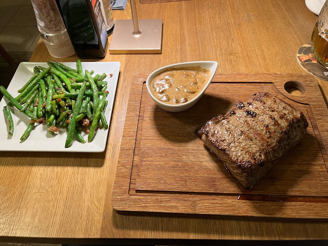 Na Chvalské tvrzi 859/2, 193 00 Praha 20