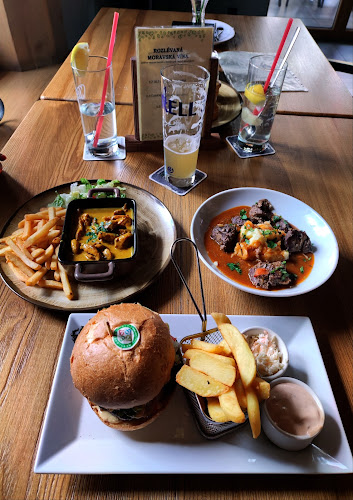 Restaurace a penzion Pod Lípami