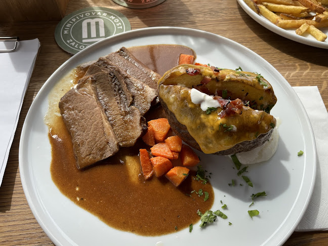 Opinii despre Minipivovar Most în Most - Gastronomie a pohostinství