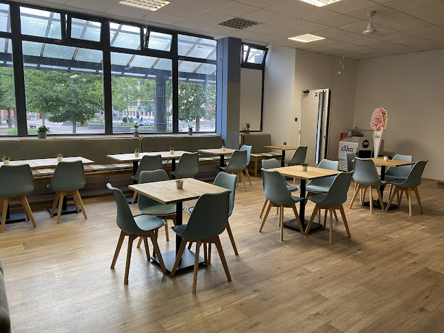 17 V Remízku 1031 Hlubočepy Vchod, Trnkovo nám., 152 00 Praha 5