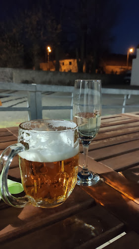 Opinii despre Kavárna K8 în Praha - Gastronomie a pohostinství