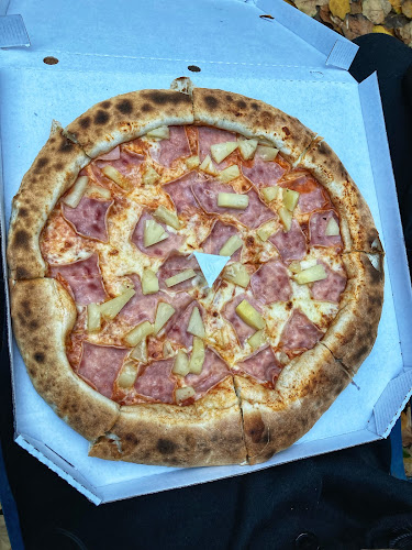 Opinii despre RÉBUS PIZZA în Pardubice - Gastronomie a pohostinství