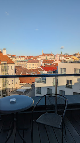 Opinii despre TYPE Restaurant & Bar în Nové Město - Gastronomie a pohostinství