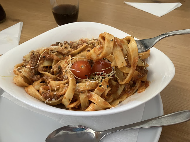 Opinii despre Restaurace & Bowling Smetanova în Vsetín - Gastronomie a pohostinství