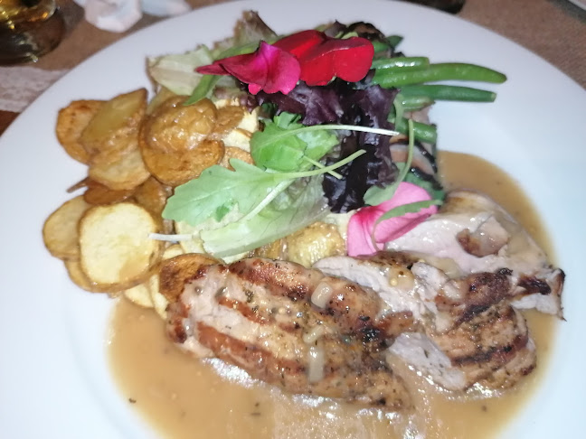 Opinii despre Restaurace a Vinárna Na Zámečku în Ostrava - Gastronomie a pohostinství