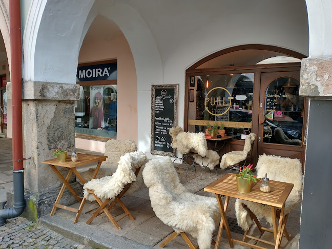 Pullt - Gastronomie a pohostinství