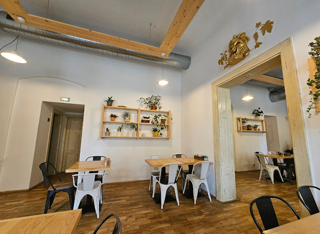 Pernerova 32/10, 186 00 Praha 8-Karlín