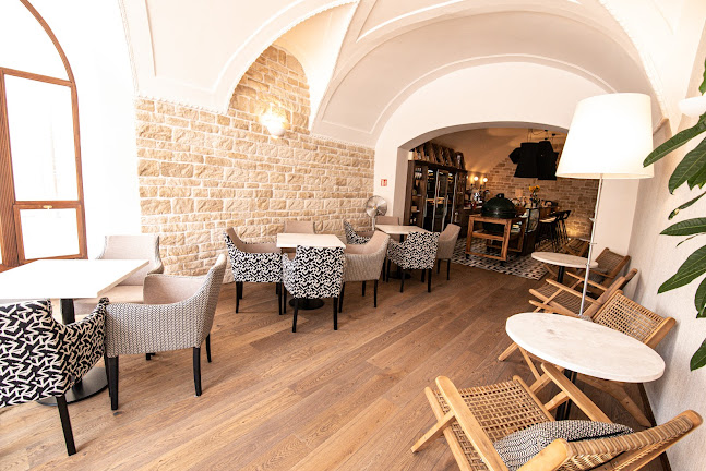 Fjaka Wine & Tapas bar - Hradec Králové