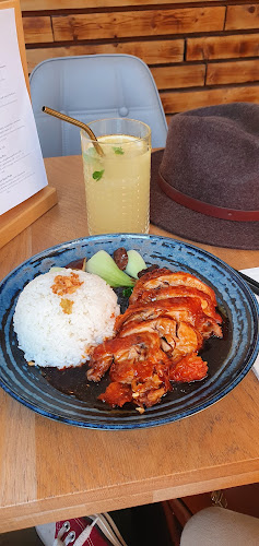 Khomfi - Gastronomie a pohostinství