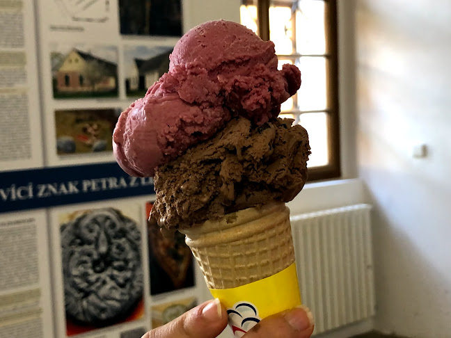 Žižkovo nám. 1, 373 12 Borovany