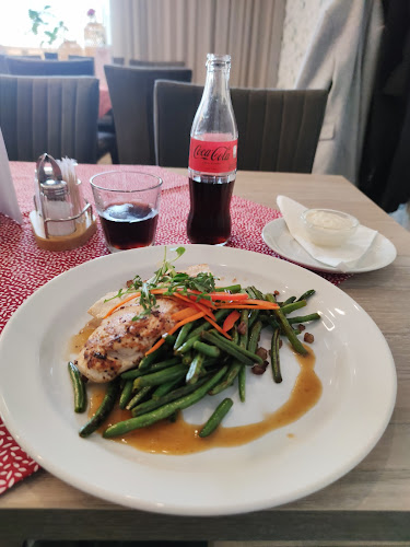 Opinii despre SALAŠKA restaurace + penzion în Staré Město - Gastronomie a pohostinství