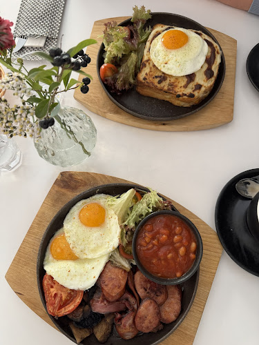 Pilot Cafe Letná - Gastronomie a pohostinství