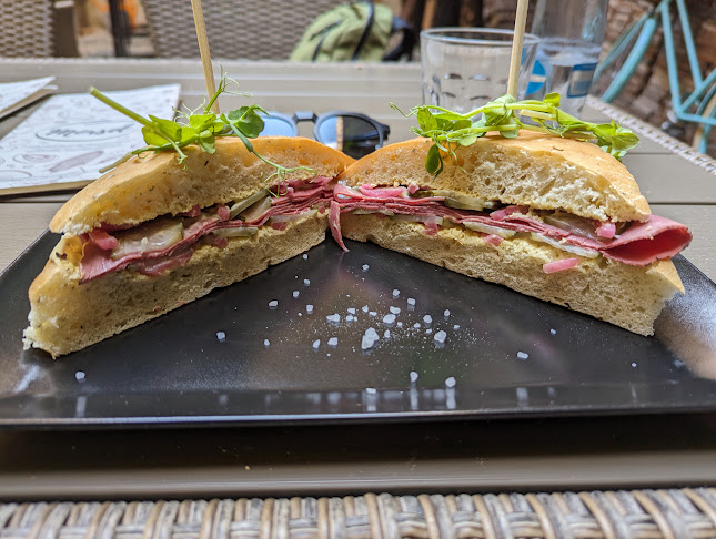 Comentarii opinii despre Morsel Bistro Café