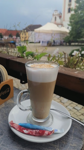 Comentarii opinii despre Ellie's Pizza & Kebab Kavarna & Cukrárna