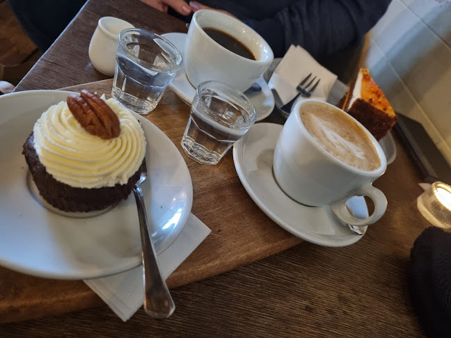 Klapkova 1035/28, 182 00 Praha 8-Kobylisy