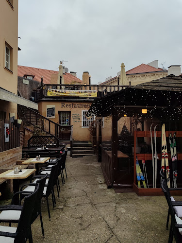 Tkalcovský Dvůr - Malá Strana