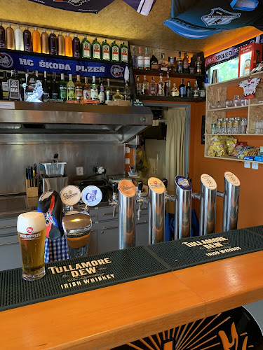 Opinii despre Coolbar Na Kurtech în Praha 6 - Gastronomie a pohostinství