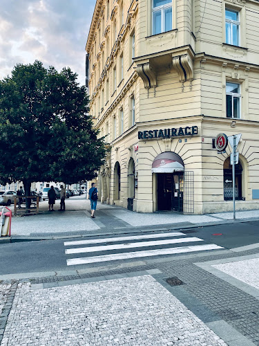 Restaurace Na Křižovatce - Gastronomie a pohostinství