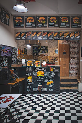 Opinii despre Hot dog & burger bistro în Hradec Králové - Gastronomie a pohostinství