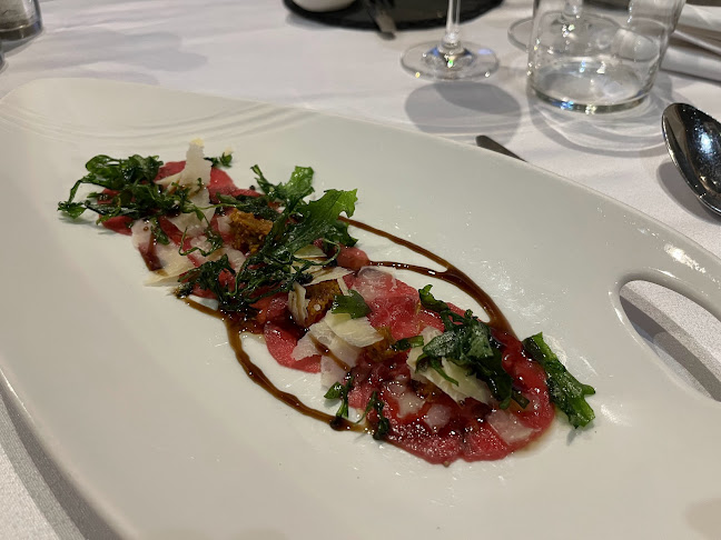 Noem Arch Restaurant - Gastronomie a pohostinství