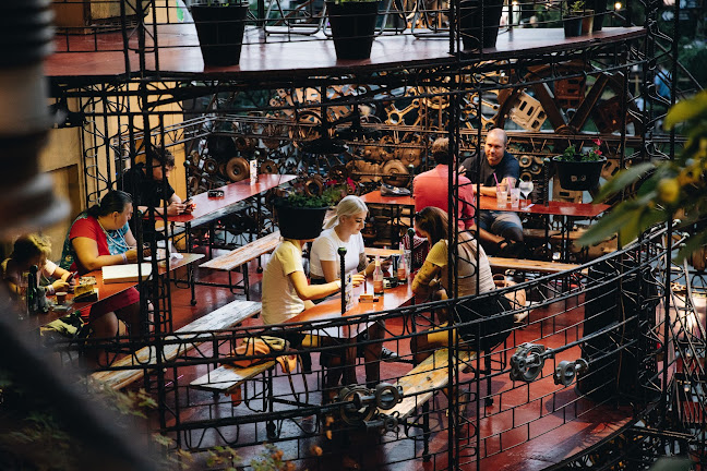 Opinii despre Kavárna klubu Cross în Praha - Gastronomie a pohostinství