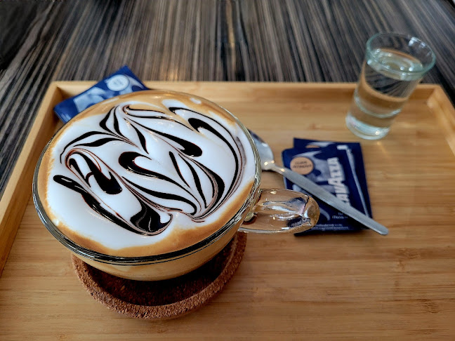 Opinii despre Cukrárna Caramella în Oslavany - Gastronomie a pohostinství