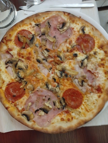 Opinii despre Pizzeria Aria în Karlín - Gastronomie a pohostinství