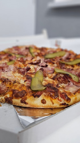 Opinii despre Pizza CeZar în Kokory - Gastronomie a pohostinství