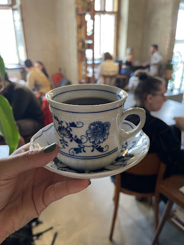 Comentarii opinii despre Cafe Hrnek