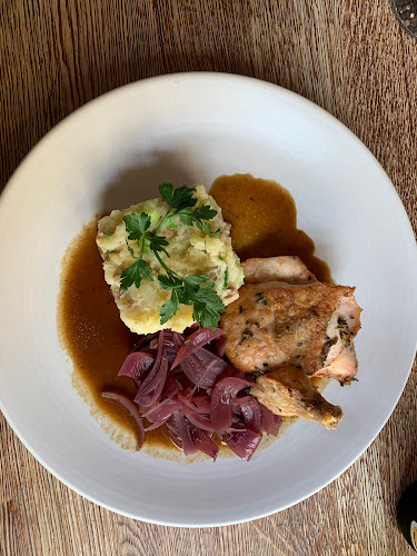 Pivovar U Tří růží - Gastronomie a pohostinství