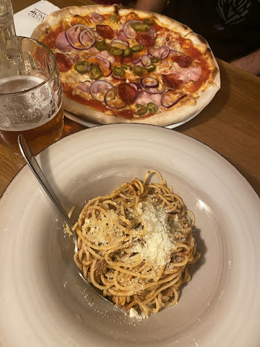 Opinii despre Pizzeria Piccolo Mondo în Praha 6 - Gastronomie a pohostinství