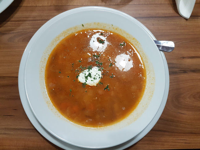 61, Velké nám. 112, 767 01 Kroměříž