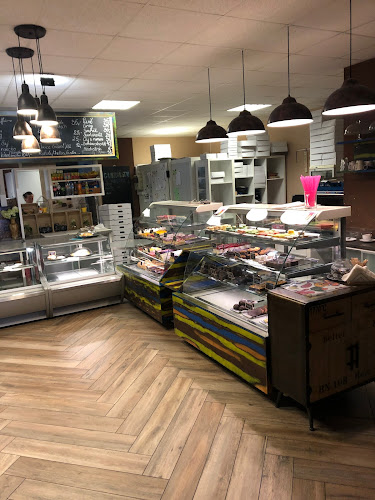 Opinii despre CUKRÁŘSTVÍ Jablunkov în Jablunkov - Gastronomie a pohostinství