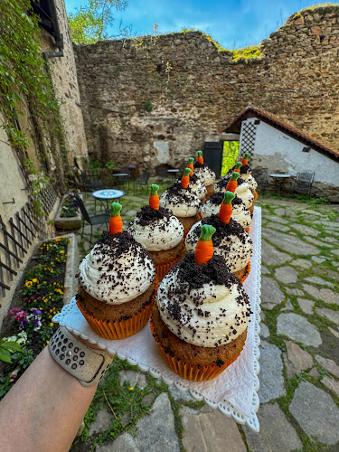 Kávička na dvorečku - Gastronomie a pohostinství