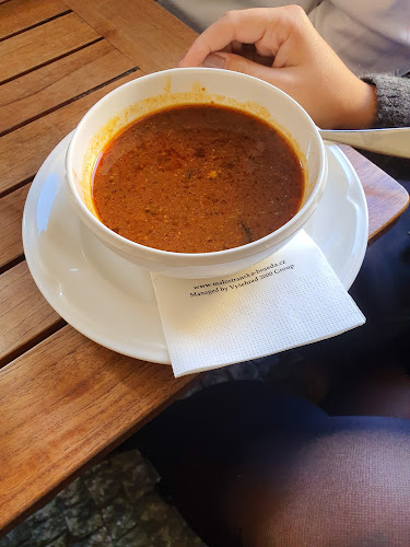 Opinii despre Restaurace Malostranská beseda în Malá Strana - Gastronomie a pohostinství