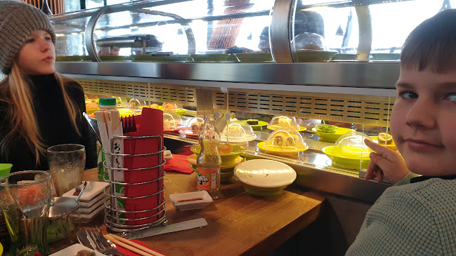 Osaka running sushi - Praha 6